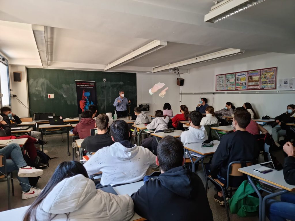 Presentación de ciclos y estudios superiores en Sant Andreu de Badalona